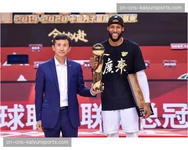 突发：夺冠热门卡米尔·巴兰奇在训练中摔车，经检查为锁骨骨折赛季报销